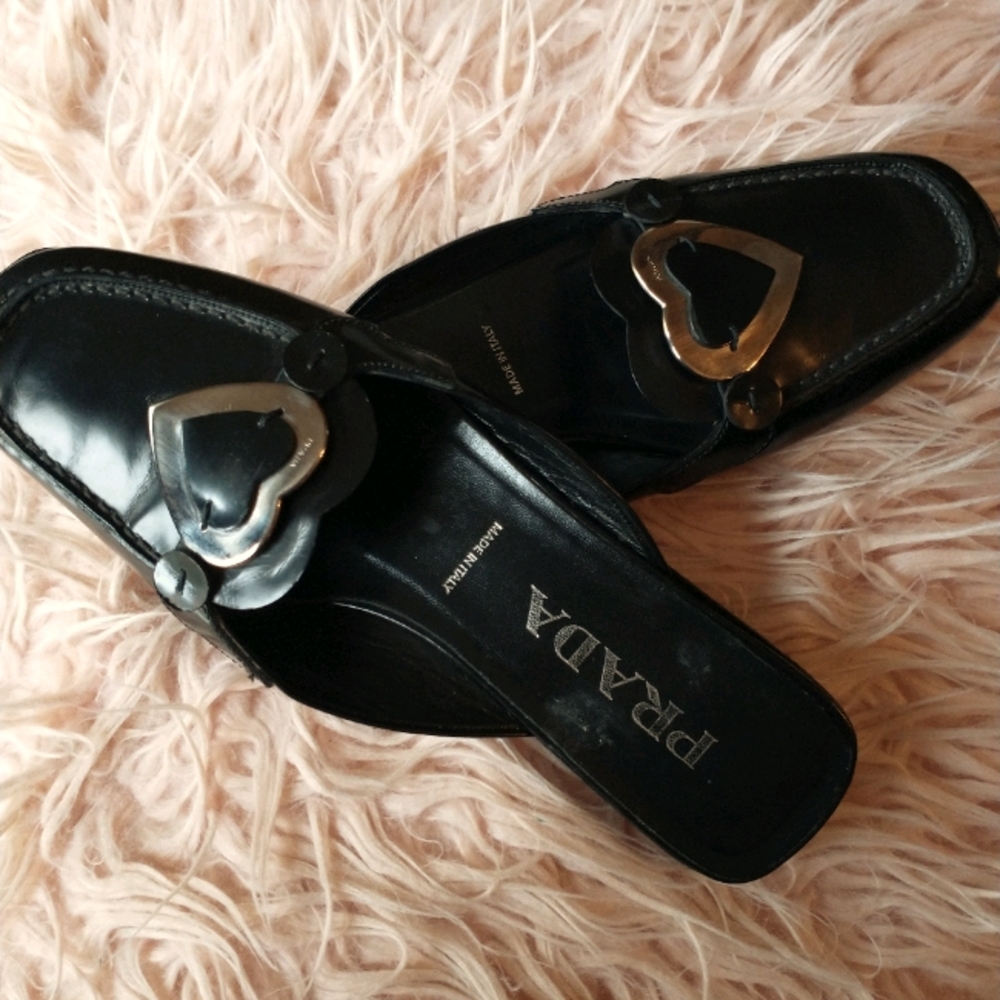 PRADA Vero Cuoio pre-owned black flat mules ❤️